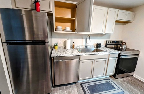 Syracuse Apartment | Spanking NEW Designer 2 BR Unit- Near University/Hospitals -3