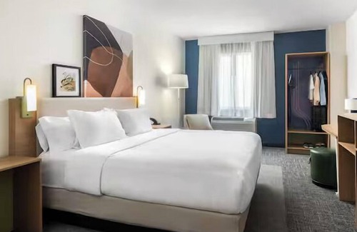 Abingdon Hotel | Spark by Hilton Abingdon I-81 near Fairgrounds