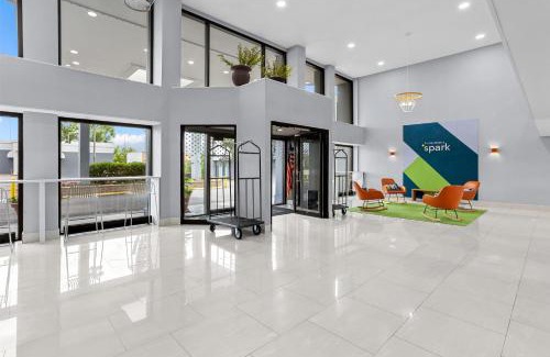 Des Plaines Hotel | Spark by Hilton Des Plaines Chicago O'Hare