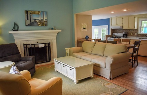 West Dennis House | Sparkling Clean, Fully Renovated 2 bedroom West Dennis Gem!