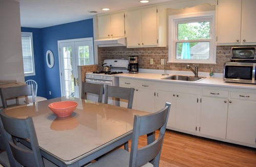 West Dennis House | Sparkling Clean, Fully Renovated 2 bedroom West Dennis Gem!