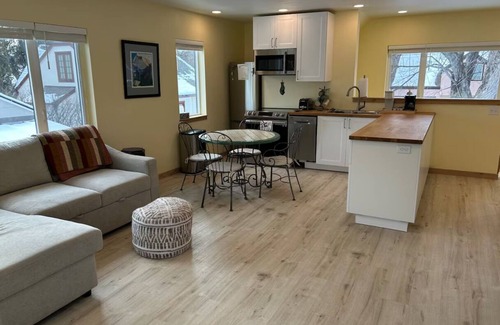 University District House | Sparkling new home in U district