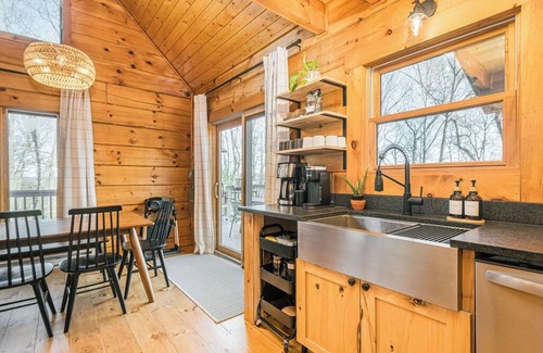 Oakland Cabin | Speakeasy, Bunk Room, Hot Tub, Private 2 acres