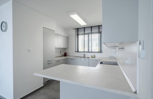 Esentepe Apartment | Spectacular Modern Apartment with Front-line Sea Views and Roof Terrace