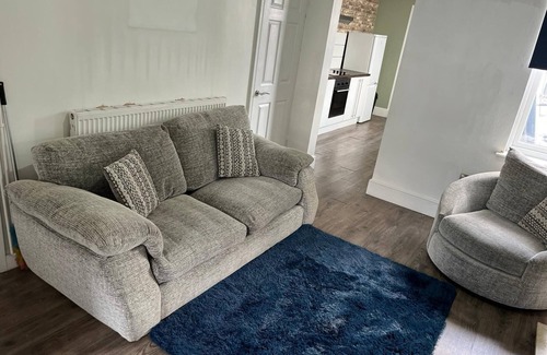 Cleethorpes House | SPECIAL! 5 Bedroom Whole House in Brereton