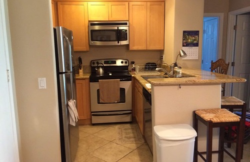 Townsite Condo | SPECIAL PRICES! "C" Bldg/Corner unit near Pool/Jacuzzi/Parking/Elevator