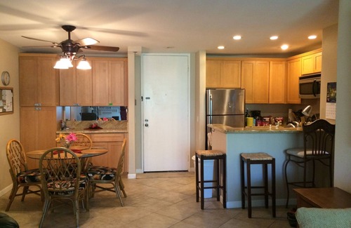 Townsite Condo | SPECIAL PRICES! "C" Bldg/Corner unit near Pool/Jacuzzi/Parking/Elevator