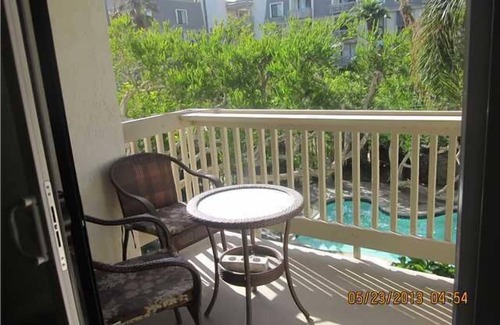 Townsite Condo | SPECIAL PRICES! "C" Bldg/Corner unit near Pool/Jacuzzi/Parking/Elevator