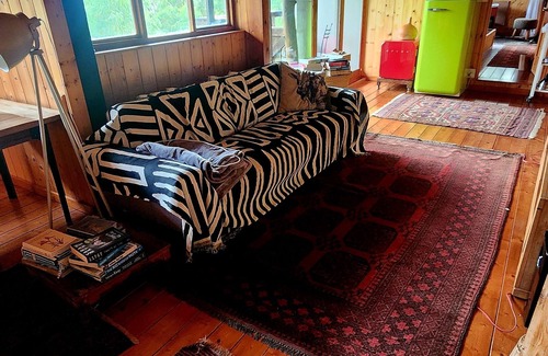 Constantia Cabin | Spectacular 2-bedroom cabin in da woods looking onto Table Mountain in Cape Town