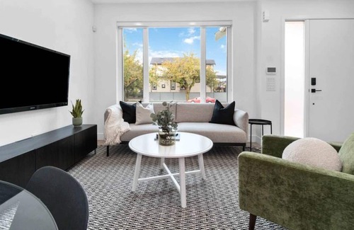 Sunset House | Spectacular 3BD Home!