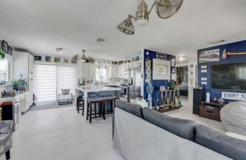 Cudjoe Key House | Spectacular 4 bedroom 2 bath pool home with great boating