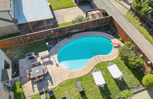 Far North Dallas House | Spectacular 6BR 2,5BA Holiday Home with Pool