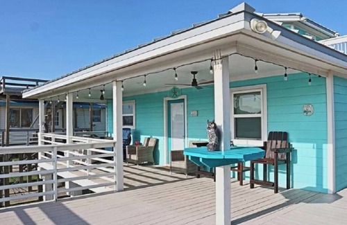 Surfside Beach House | Spectacular beach house just steps away from the sand!