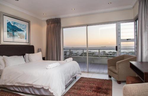 Bloubergstrand Apartment | Spectacular Beachfront Apartment 3 Bedroom C101 Sea Spray