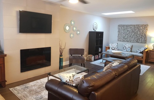 Central Okanagan House | Spectacular Lake Views - Pet Friendly!