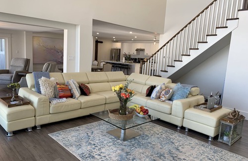 Strong House | Spectacular Large Luxury Cottage on Private Waterfront