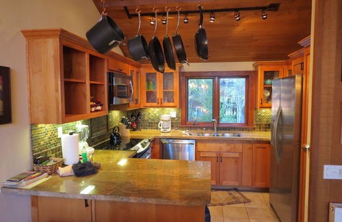 Mammoth Lakes House | Spectacular Location On The Meadow~Remodeled And Private Town Home Has It All!