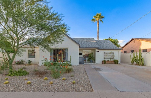 Mesa House | Spectacular Modern Oasis! Massive Heated Pool!