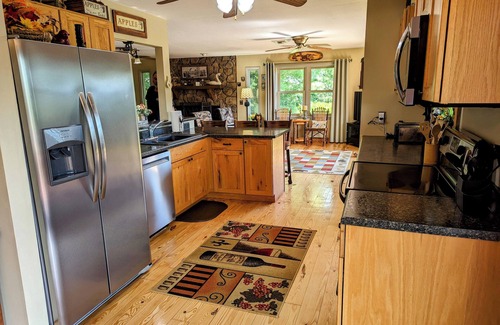 Sky Valley House | Spectacular Mountain and Golf Course Views. Perfect for Families and Foursomes!