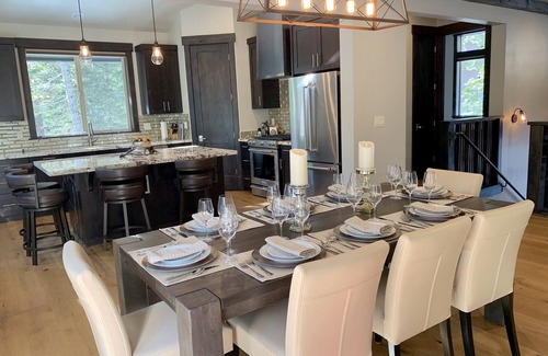 Kingswood Estates House | Spectacular New House Near Lake Tahoe with Private Forested Views - "Rivendell"