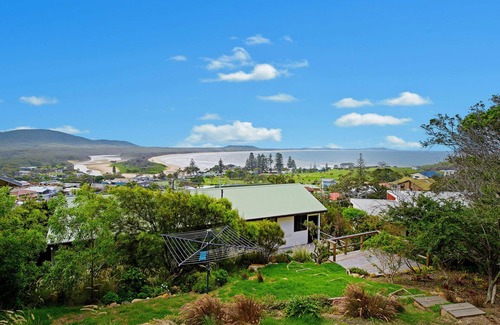 Crescent Head House | SPECTACULAR OCEAN VIEWS