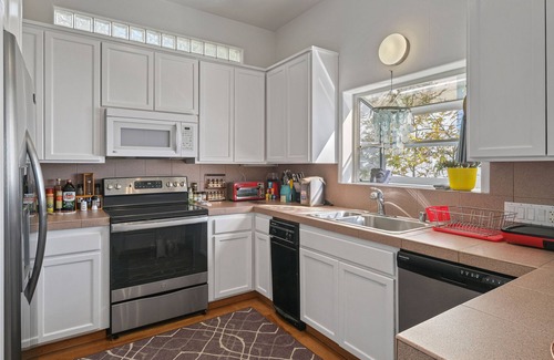 Malibu Villa | Spectacular Ocean & Mountain View Villa