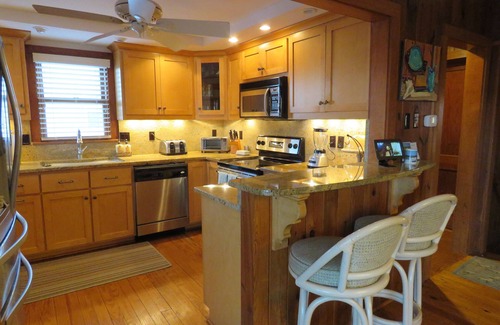 Atlantic Beach Cottage | Spectacular Oceanfront Family Cottage Retreat in Atlantic Beach!