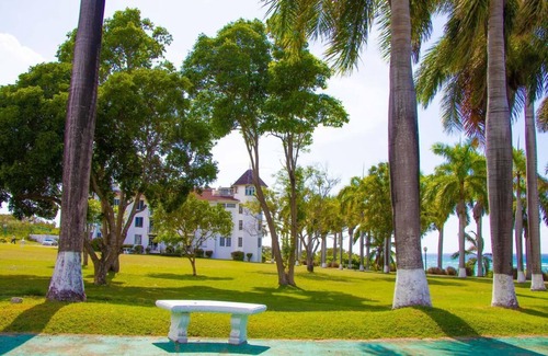 Montego Bay Apartment | Spectacular Ocean View Studio Apt