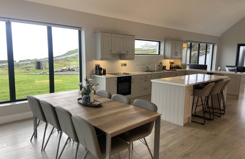 Liscannor House | Spectacular ocean views, minutes from the Cliffs of Moher & Lahinch Beach