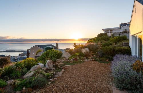 Simon's Town House | Spectacular Sea Views Holiday Home