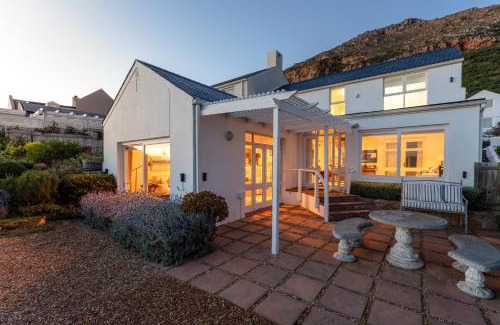 Simon's Town House | Spectacular Sea Views Holiday Home
