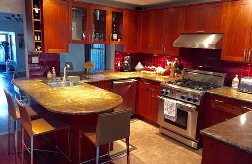 The Beaches House | Spectacular Toronto Home on Beach with Private Pool!