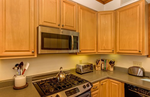 Cleveland House | Spectacular View! Beautiful cliffside house at Caesar's Head