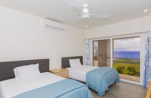 Pristine Bay House | Spectacular views in gated community with private beach