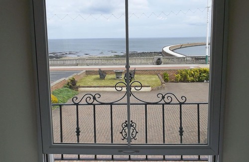 Roker Apartment | Spectacular views of the beach, sea, pier and lighthouse