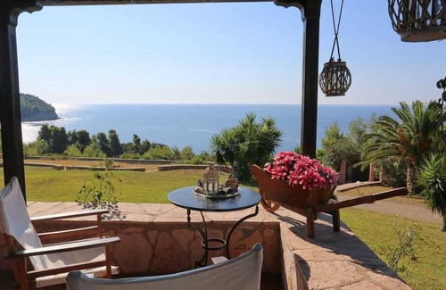 Kassandra Villa | Spectacular villa near the beach