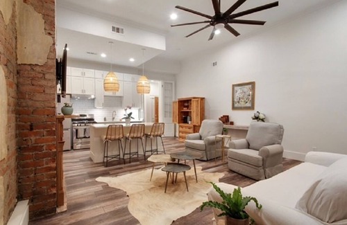 French Quarter Condo | Spellbound Suite