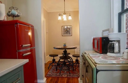 Avondale House | Spencer's Place Historic, Comfy Getaway