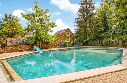 Mirandol-Bourgnounac House | Spend a lovely break close to nature in this holiday home with access to the pool.
