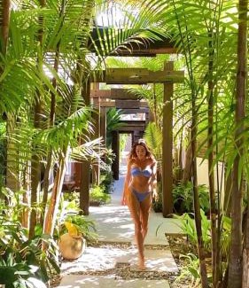 Mowbray House | Spice At Oak Absolute Beachfront with Private Pool Near Port Douglas