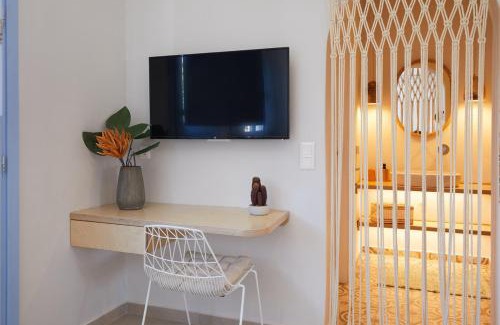 Mpatsi House | Spiliada Boutique Studios