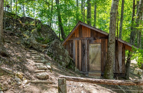 Banner Elk Ski Chalet | Spirit Bear Tee-Pee Glamping Hotspot in Eagles Nest with hot tub!