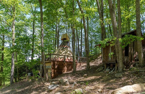 Banner Elk Ski Chalet | Spirit Bear Tee-Pee Glamping Hotspot in Eagles Nest with hot tub!