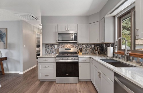 Martinez Park House | Spirit of the Rockies - Private Backyard & Hot Tub