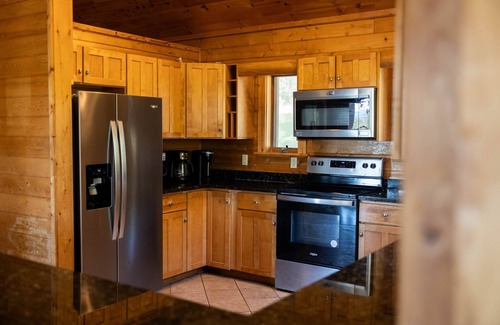 McHenry House | Splash Mountain 7 bedrooms with indoor pool & mountain view