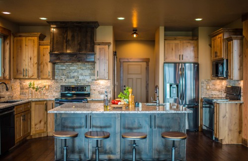 Garden City Cabin | Splash Pad! Spectacular Lake View!