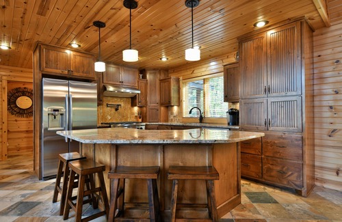 Solon Springs Cabin | Splendid 5+ bedroom 4 Bath - Savor Solitude, Sunsets & Family Memories