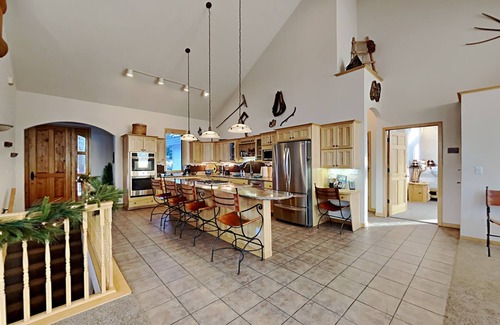 Corinthian Hills House | Splendid abode with awe-inspiring views, a hot tub, and a pool table ready!