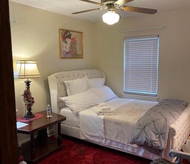 Airport Township House | Splendid Room in House 10 mins to Airport