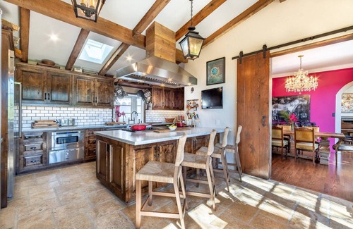 Hollywood Dell House | Spooktacular Sale Now!